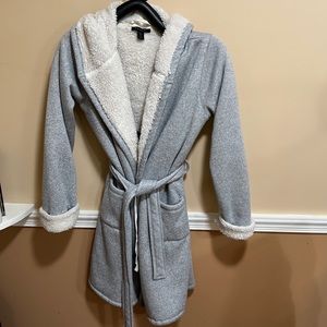 Tahari Warm Sherpa Hooded Bathrobe Women Fluffy Soft Dressing Gown Large